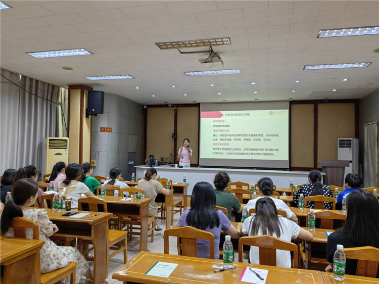 遂寧管理處組織開展暖心關(guān)愛女職工活動.jpg